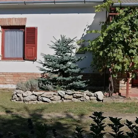 Rendeki Vendeghaz, Oenallo Haz * Csabrendek