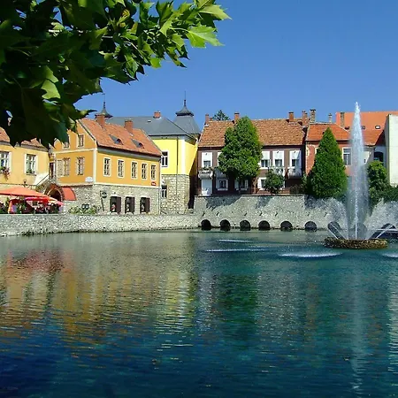 Rendeki Vendeghaz, Oenallo Haz * Csabrendek
