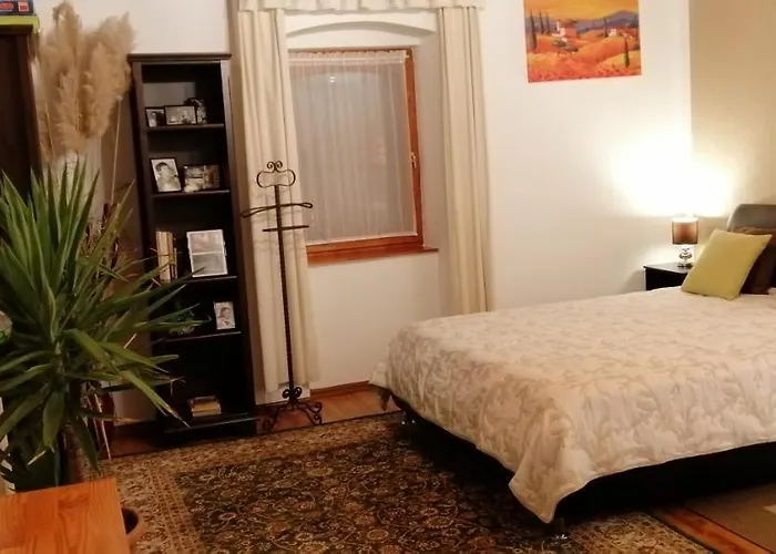 Rendeki Vendeghaz, Oenallo Haz 4* Csabrendek