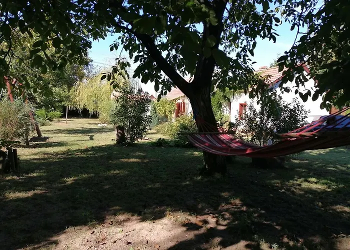 Rendeki Vendeghaz, Oenallo Haz Csabrendek
